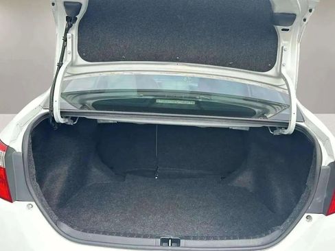 Used 2014 Toyota Corolla LE image 45