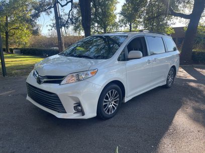 Used 2018 Toyota Sienna XLE