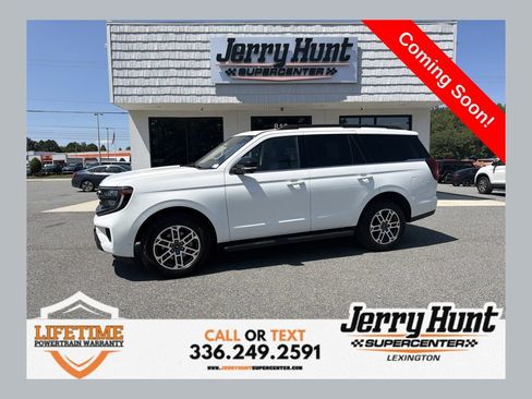 Used 2025 Ford Expedition Active AWD/4WD image 1
