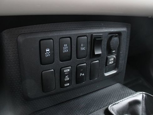 Used 2013 Toyota FJ Cruiser 4WD w/ Upgrade Pkg image 15