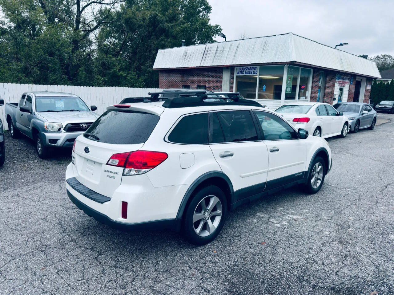 Used 2014 Subaru Outback 2.5i Limited AWD/4WD image 6