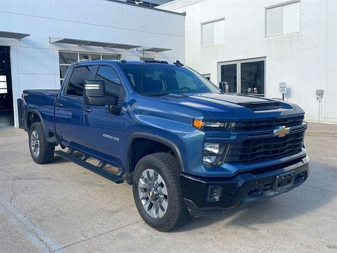 Used 2026 Chevrolet Silverado 2500 Custom w/ Custom Convenience Package AWD/4WD image 2