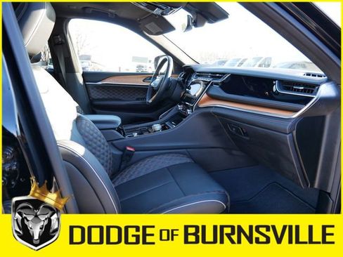 Used 2023 Jeep Grand Cherokee Summit image 16