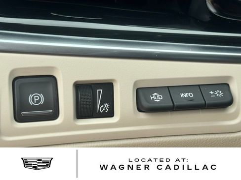 Used 2024 Cadillac XT6 Premium Luxury w/ Technology Package image 27