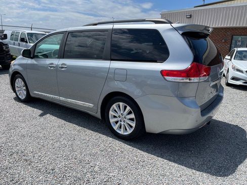 Used 2011 Toyota Sienna Limited w/ Premium Pkg AWD/4WD image 9