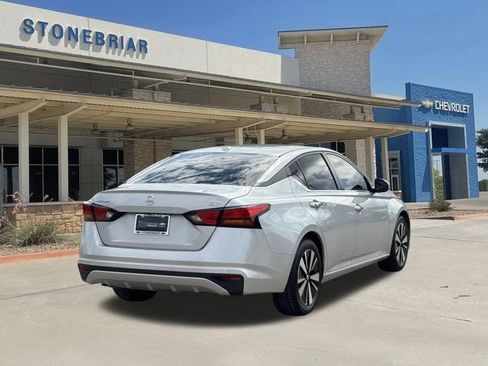 Used 2022 Nissan Altima 2.5 SV FWD image 5