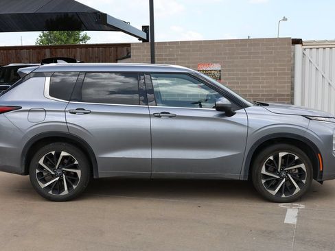 Used 2022 Mitsubishi Outlander SEL FWD image 4