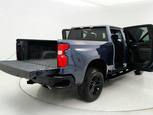Used 2021 Chevrolet Silverado 1500 LT Trail Boss w/ Convenience Package II AWD/4WD image 11