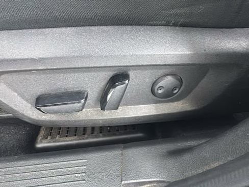 Used 2023 Nissan Rogue SV image 11