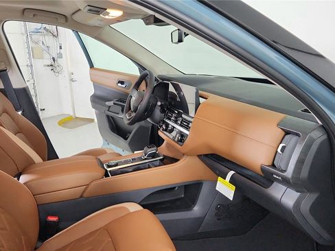 New 2026 Nissan Pathfinder Platinum image 21