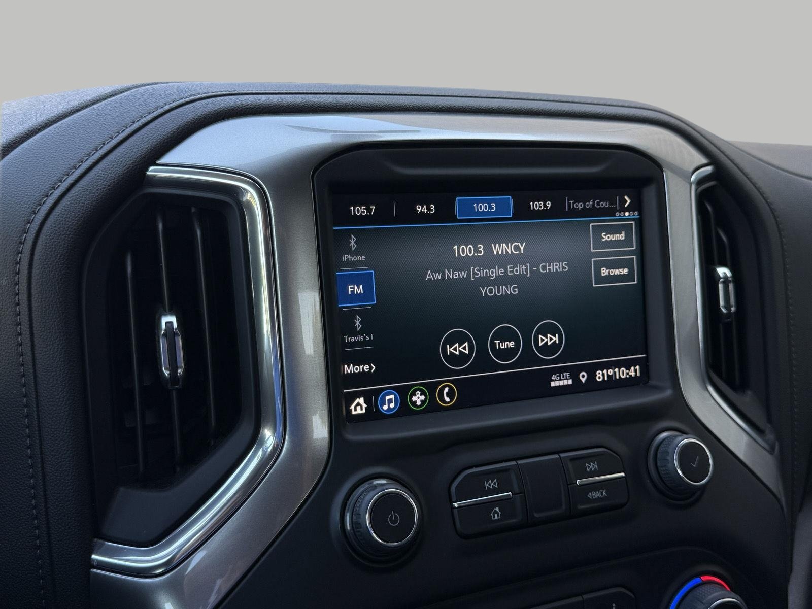 Used 2022 Chevrolet Silverado 1500 RST AWD/4WD image 34