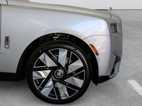 New 2026 Rolls-Royce Cullinan AWD/4WD image 28