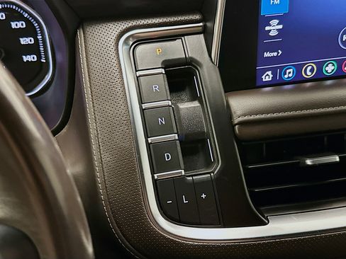 Used 2021 GMC Yukon SLT w/ SLT Premium Package AWD/4WD image 25