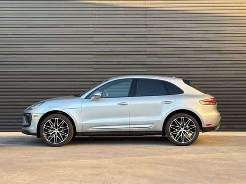 Certified 2025 Porsche Macan image 2