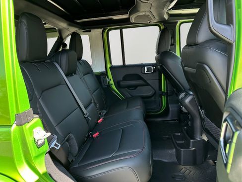 New 2025 Jeep Wrangler Unlimited Rubicon w/ XTREMEE 35" Tire Package image 13