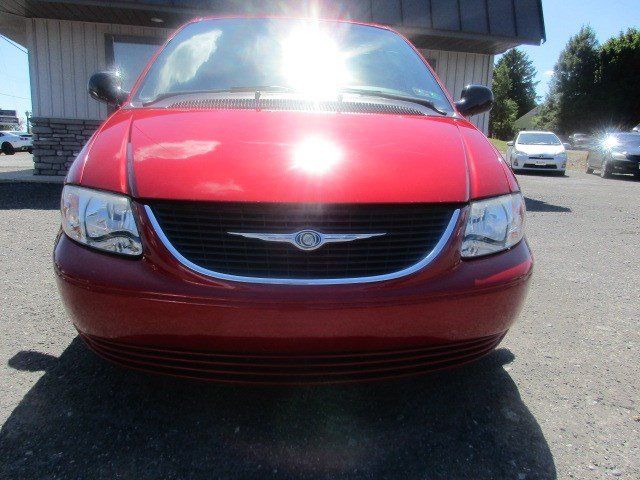 Used 2002 Chrysler Town & Country LX FWD image 3