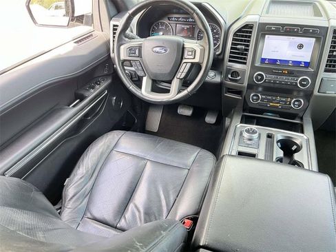 Used 2021 Ford Expedition XLT image 26