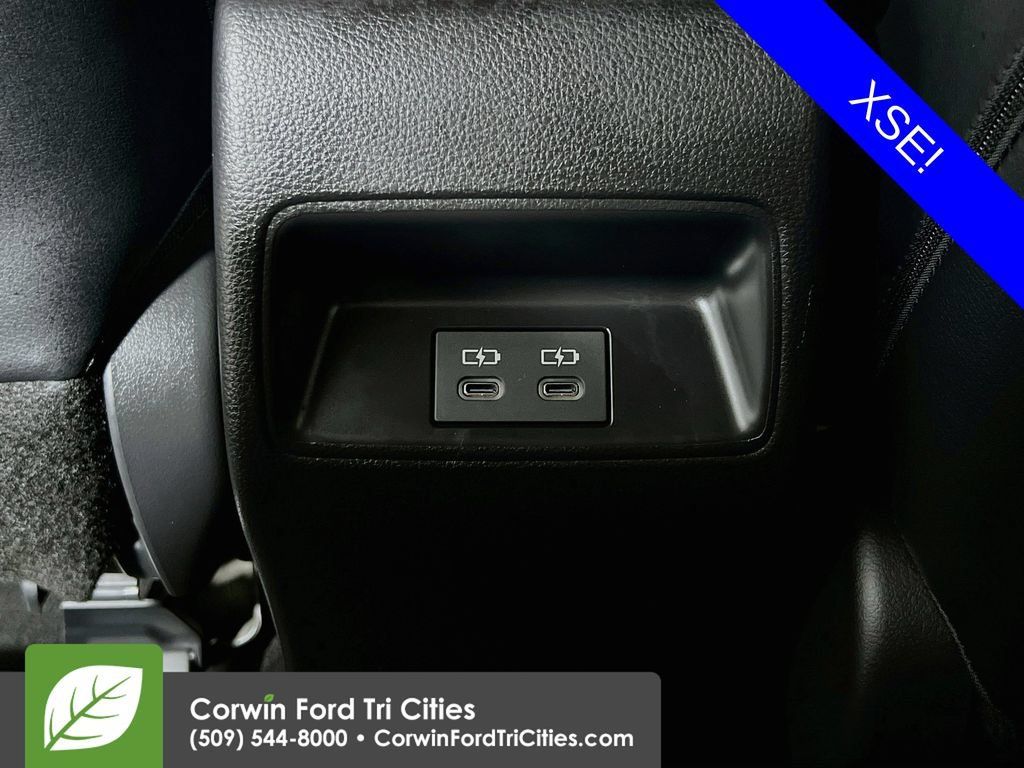 Used 2025 Toyota Corolla XSE FWD image 30