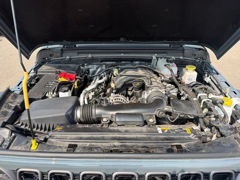Used 2024 Jeep Gladiator Sport AWD/4WD image 30