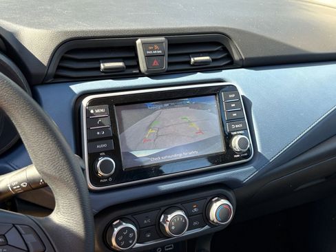 Used 2025 Nissan Versa SV FWD image 22