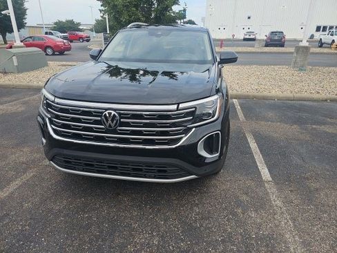 Used 2024 Volkswagen Atlas SEL AWD/4WD image 8