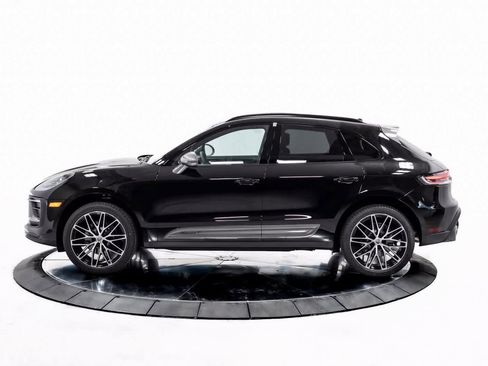Certified 2025 Porsche Macan Turbo image 2