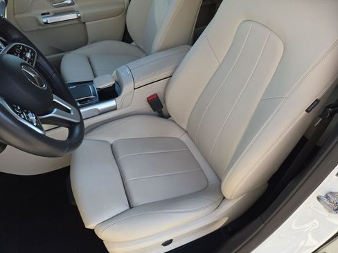 Used 2020 Mercedes-Benz GLB 250 image 17