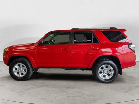 Used 2022 Toyota 4Runner SR5 AWD/4WD image 8