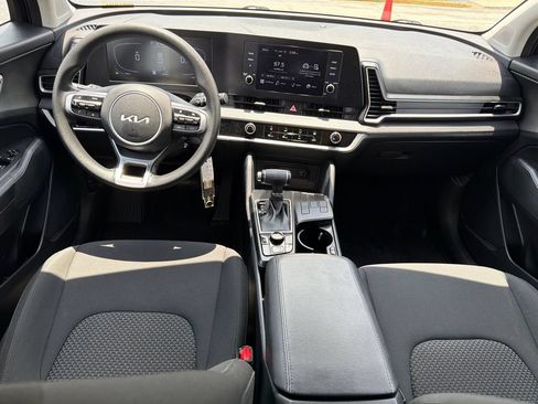 Used 2025 Kia Sportage LX FWD image 23
