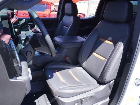 Certified 2025 GMC Sierra 1500 AT4 image 14