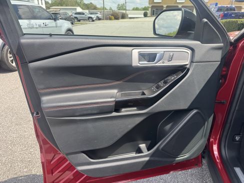 Used 2022 Ford Explorer ST-Line image 6