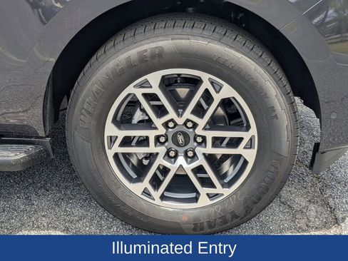 New 2025 Ford Expedition Max Active image 11