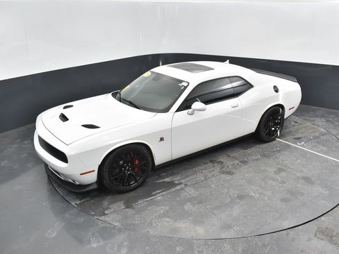 Used 2018 Dodge Challenger R/T Scat Pack w/ Dynamics Package image 37