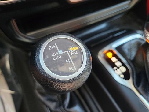 Used 2024 Jeep Wrangler Unlimited Sahara AWD/4WD image 36