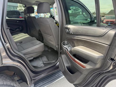 Used 2017 GMC Yukon SLE w/ SLE Value Package image 11