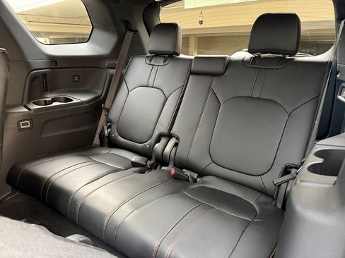 Used 2025 Honda Pilot TrailSport image 14