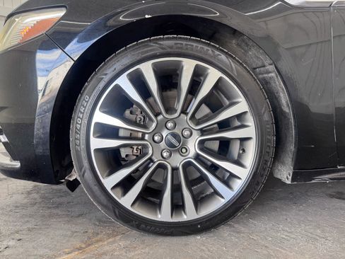 Used 2017 Lincoln Continental Reserve w/ Climate Package AWD/4WD image 14