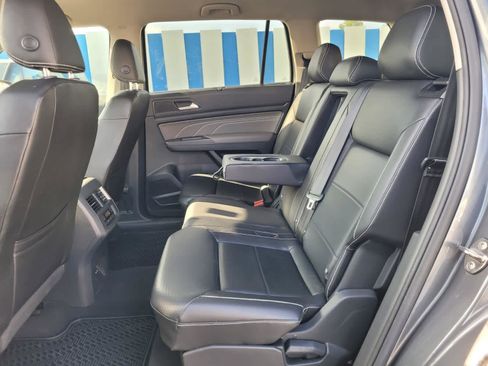 Used 2021 Volkswagen Atlas SE image 4