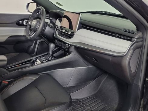 Used 2023 Jeep Compass Limited image 36