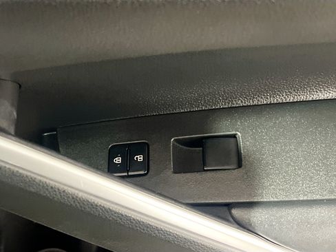 Used 2023 Toyota Corolla Cross LE w/ Moonroof Package FWD image 32