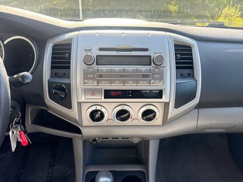 Used 2011 Toyota Tacoma 4x4 Double Cab w/ TRD Sport Pkg image 18