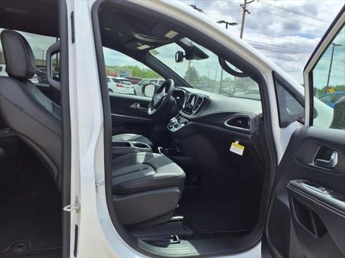 New 2026 Chrysler Pacifica Select w/ S Appearance Package FWD image 52