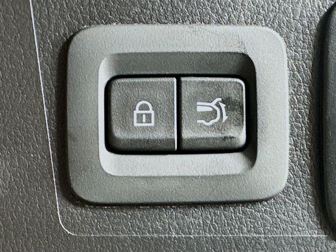 Used 2025 MAZDA CX-50 AWD 2.5 S w/ Premium Package image 31