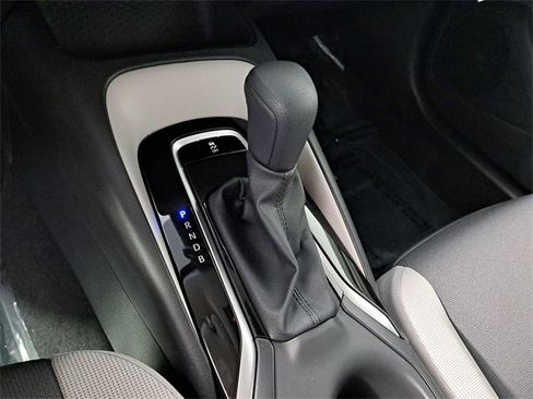 Used 2025 Toyota Corolla LE image 30