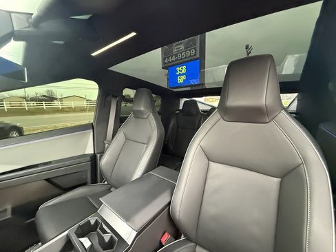 Used 2025 Tesla Cybertruck AWD Crew Cab image 12