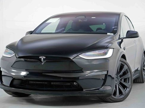Used 2022 Tesla Model X image 3