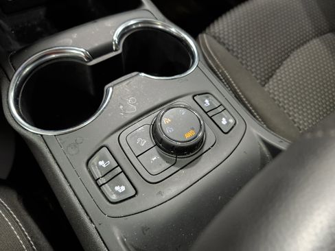 Used 2024 GMC Terrain SLE w/ Driver Convenience Package AWD/4WD image 10