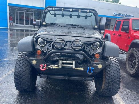 Used 2012 Jeep Wrangler Unlimited Sport AWD/4WD image 3