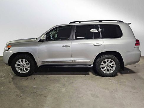 Used 2019 Toyota Land Cruiser image 6