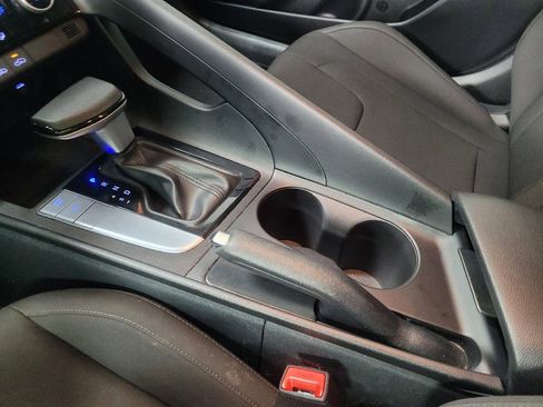 Used 2024 Hyundai Elantra SEL image 26